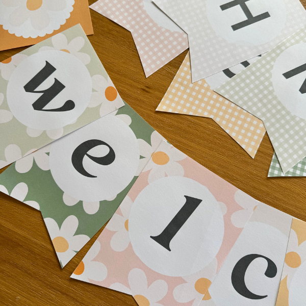 HAZY DAISY Editable Bulletin Board Bunting